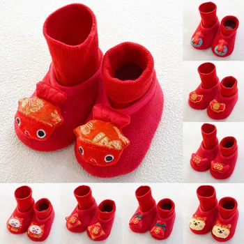 Новая зимняя теплая обувь для новорожденных, детские носки с героями мультфильмов для малышей, Новогодняя нескользящая обувь для маленьких девочек и мальчиков